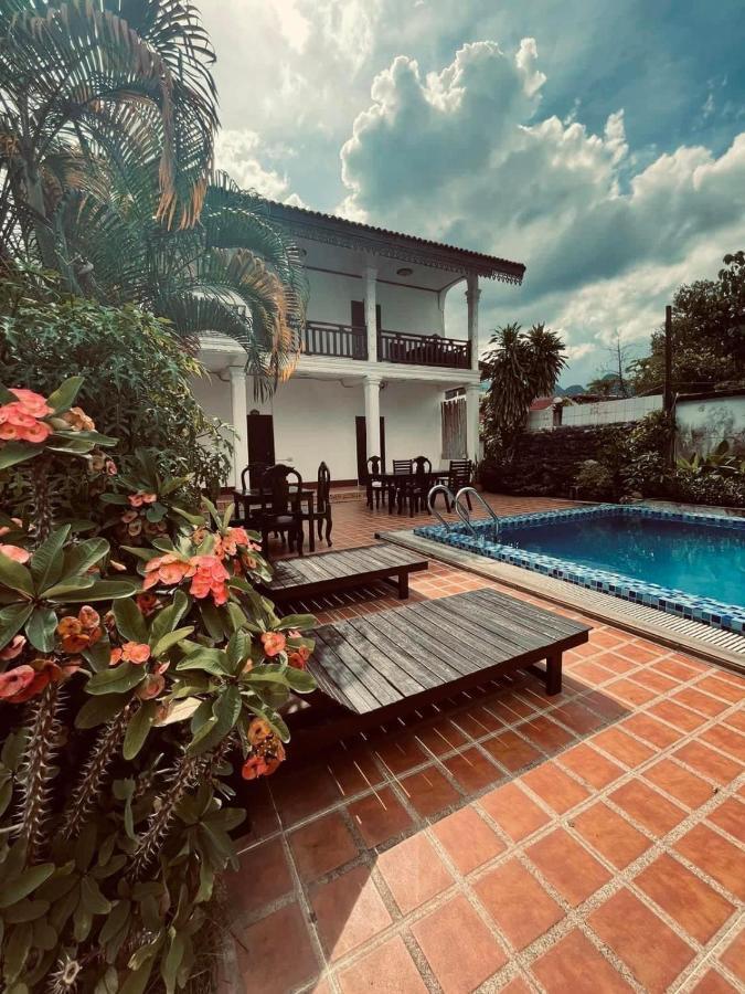Suntara Vang Vieng Hotel Buitenkant foto