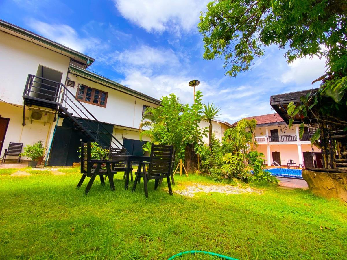 Suntara Vang Vieng Hotel Buitenkant foto