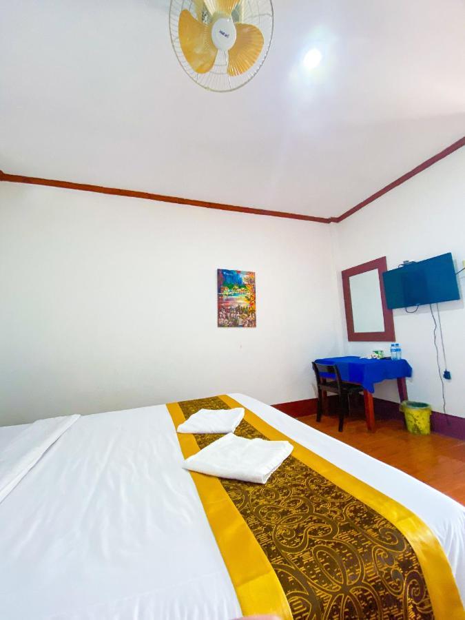 Suntara Vang Vieng Hotel Buitenkant foto